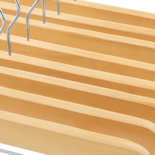 Vista 9 de SONGMICS Perchas de Madera para Pantalones, Paquete de 8 Perchas para Pantalones con Clips de Metal Ajustables Antioxidantes, Gancho Giratorio