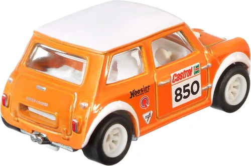 Vista 2 de Hot Wheels Vehículos de leyendas del circuito cultural del automóvil para niños de 3 años en adelante, colección premium de vehículos a escala 1:64
