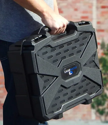 Vista 4 de CASEMATIX Funda rígida compatible con Meta Quest 2 y Oculus Quest 2 y VR Gaming Auriculares y accesorios - Estuche rígido con espuma personalizable