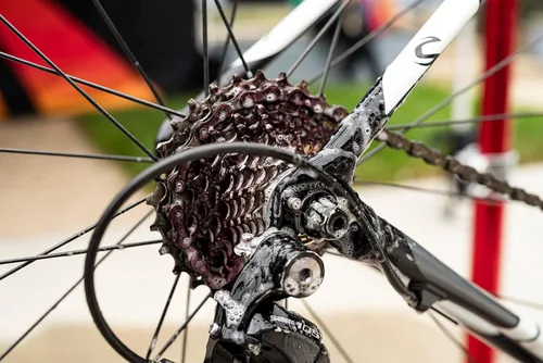 Vista 6 de SILCA Limpiador de frenos y tren motriz definitivo para bicicletas, 16 onzas