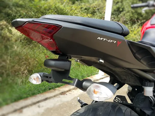Vista 2 de Eliminador de guardabarros/Tail Tidy para Yamaha FZ-07 / MT-07 - Versión de luz de matrícula OEM