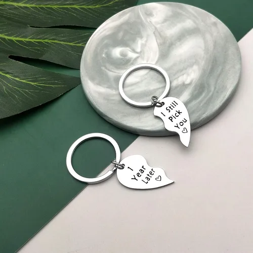 Vista 6 de Vadaka Llavero de primer aniversario de boda, joyería de aniversario, llavero a juego para pareja, llavero de aniversario, regalo para marido