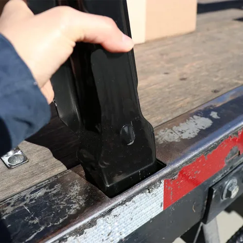 Vista 6 de Boxer Estaca de metal para camión de herramientas, 6 piezas, extremo cuadrado de 12 pulgadas, recubierta en acabado negro, estaca resistente