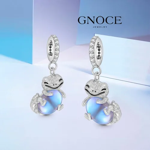Vista 3 de GNOCE Colgante de plata de ley 925 con diseño de lagarto abraza piedra lunar para mujer, regalo de joyería para mujeres, esposa, cadena