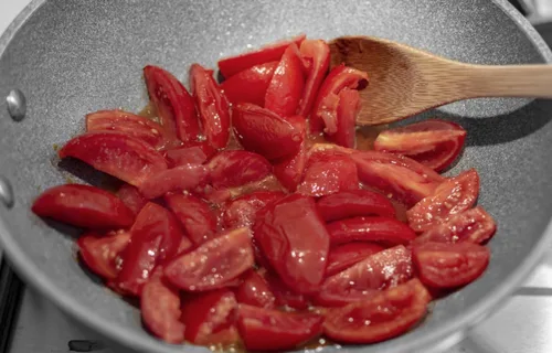 Vista 3 de Semillas de tomate "San Marzano" - Tomate tipo salsa de ciruela grande (Roma) con sabor intenso Semillas tradicionales de Liliana's Garden