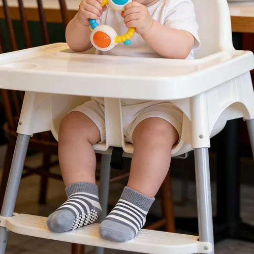 Vista 6 de Looching Calcetines tobilleros antideslizantes para bebés y niños pequeños, 12 pares de calcetines antideslizantes de algodón para niños y niñas