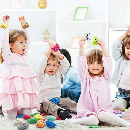 Vista 5 de XIPEGPA Juego de 60 juguetes de peluche de animales pequeños, llavero de juguete de peluche para recuerdos de fiesta, llavero adorno para bolsa