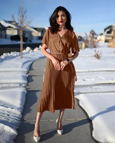Vista 7 de BTFBM Vestidos de verano casuales con cuello en V para mujer, manga corta, satén, con lazo en la cintura, plisados, fluidos, para invitados de boda