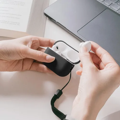 Vista 3 de elago Funda compatible con AirPods Pro 2 (2022), funda de silicona con cordón compatible con Apple AirPods Pro de 2ª generación, LED frontal Negro