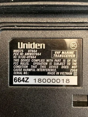 Vista 5 de Uniden Radio marino sumergible de 2 vías 6 W VHF. Impermeable IPX8/JIS8.
