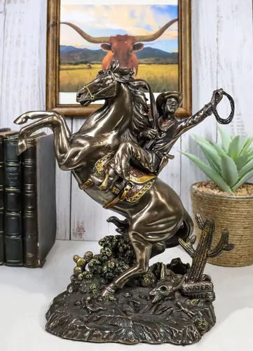 Vista 9 de Ebros Gift Western Desert Giddy Up Rodeo Cowboy en cría de caballo con lazo Figurita Viejo Mundo Wild West Cowboys Estatua de acento de temática