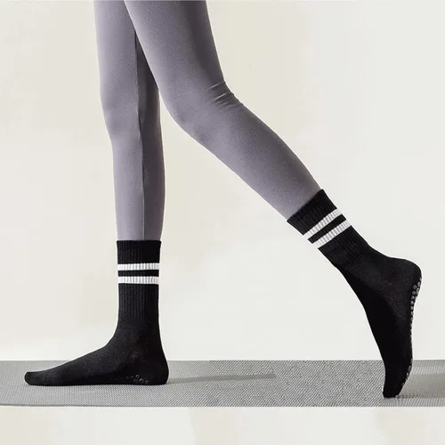 Vista 4 de JCZANXI Calcetines de yoga con empuñaduras para mujer, calcetines de agarre antideslizante para yoga, pilates, barra, baile, ballet, entrenamientos