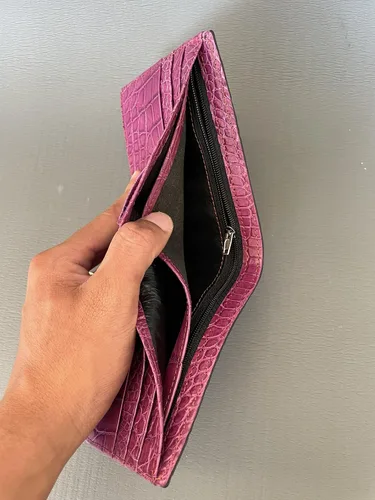 Vista 5 de VN Billetera plegable de cuero de piel de cocodrilo genuino de doble cara negra y púrpura para hombre, cartera exótica hecha a mano, regalo para él