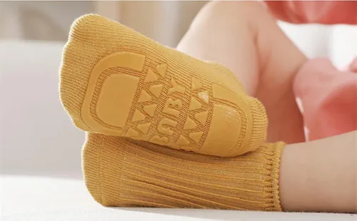 Vista 3 de Calcetines antideslizantes para bebé, 8 pares de calcetines antideslizantes para recién nacidos, con empuñaduras, calcetines de tobillo unisex