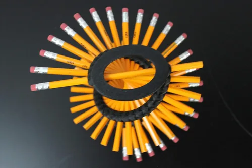 Vista 9 de Znet3D DNA Helix Portalápices – Innovador organizador de escritorio – 9 pulgadas de alto – Capacidad para 23 lápices – Diseño liso de borde redondo