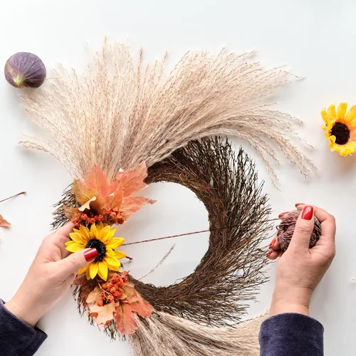 Vista 4 de Sunburst - Base de corona de vid natural, forma de corona de ramitas de 18 pulgadas Eye-Catching Sunburst Shape for Wreaths for Crafts, Rustic