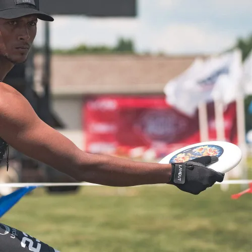 Vista 2 de Guantes para frisbee Layout Ultimate - ¡Agarre y fricción máximos para mejorar tu juego! Perfectos para Ultimate, DG y todos los deportes de disco!