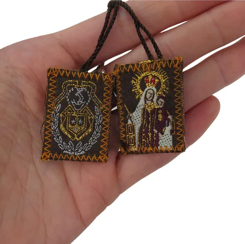 Vista 3 de Needzo Escapularios Católicos de Carmen y Sagrado Corazón a Granel, Escapulario Marrón Bordado para Mujer, Paquete de 12