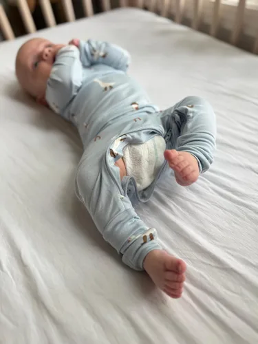 Vista 52 de GUNAMUNA Pijama unisex convertible ultrasuave para bebé, mameluco con cremallera para pañales, recién nacido a 24 meses