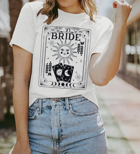 Vista 6 de Camisa de novia para mujer, camiseta de bachillerato para despedida de soltera, camiseta de novia de bruja, camiseta para novia, boda, luna de miel