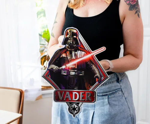 Vista 5 de Silver Buffalo Disney Star Wars Darth Vader Episodio 4 Arte de pared de madera troquelada, 13 x 9.5 pulgadas, multicolor