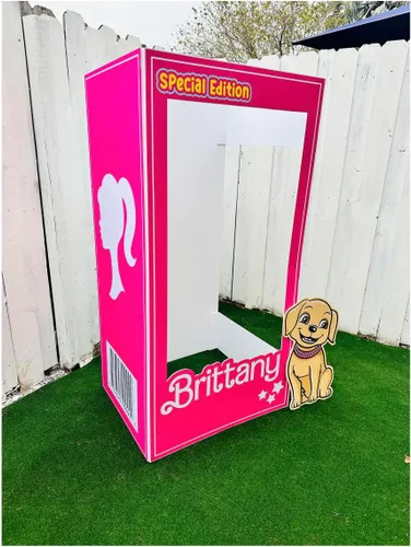Vista 5 de 4 pies, 5 pies y 6 pies de alto, nombre personalizado, cortinas plateadas incluidas, caja de fotos de muñeca, muñeca rosa popular, fiesta