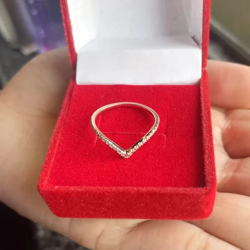 Vista 9 de Anillo de boda de diamante para mujer, anillo de boda de diamante en forma de V con acabado de oro de 14 quilates, anillo de diamante apilable