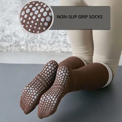 Vista 3 de DETECTIVER Paquete de 3 calcetines de yoga antideslizantes hasta la rodilla, calcetines largos con agarres, calcetines de hospital para mujeres