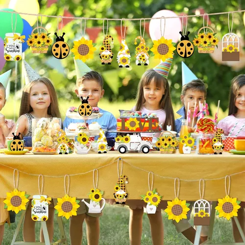 Vista 5 de Paquete de 48 adornos de gnomo de girasol para árbol de verano, colgante de madera con flores amarillas, decoraciones de fiesta de verano, recuerdos