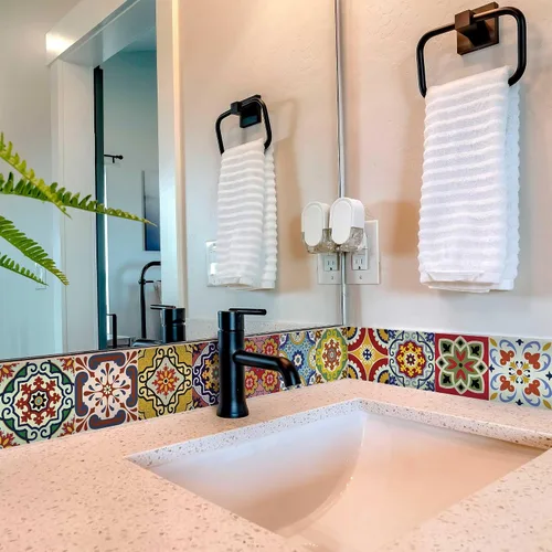 Vista 5 de Juego de 24 calcomanías para azulejos de salpicaduras, auténticos azulejos tradicionales de Talavera, calcomanías para azulejos de baño y cocina
