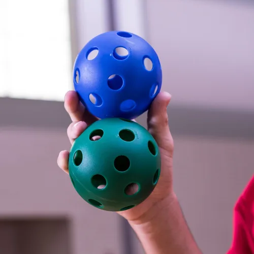Vista 6 de Champion Sports 12" Hollow Plastic Softball Set - Practice Softballs - Regulation Size Balls - Fun for All Ages
