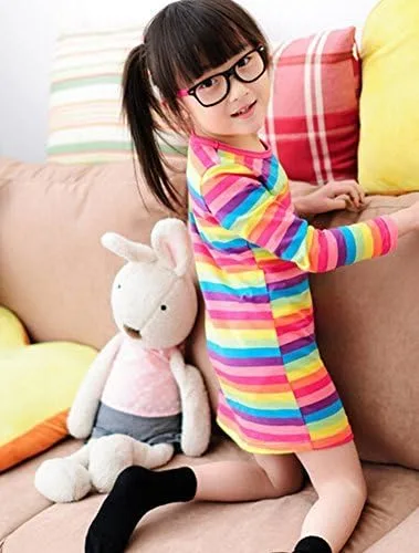 Vista 3 de playera de algodón con diseño de arco iris para niñas