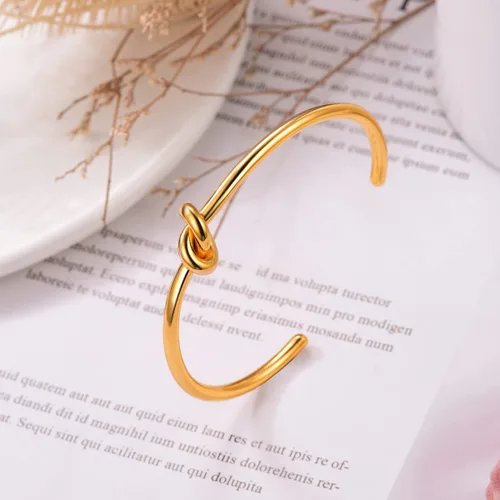 Vista 5 de FOCALOOK Pulseras de cadena de eslabones para mujer, pulseras personalizables, chapadas en oro de 18 quilates, pulsera con dije de bloqueo de cadena