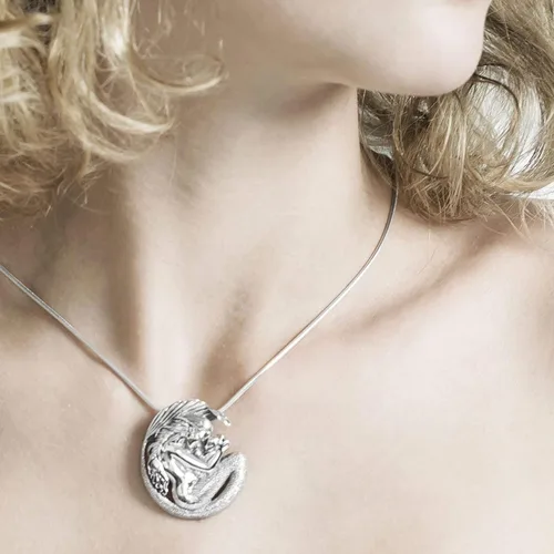 Vista 2 de Motherhood - Colgante de plata de ley para mamá sirena y bebé, Metal
