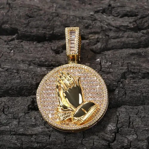 Vista 2 de The Jewelers House Collar con colgante de medallón religioso con acabado de oro de 14 quilates, con diamantes de imitación personalizados, regalo
