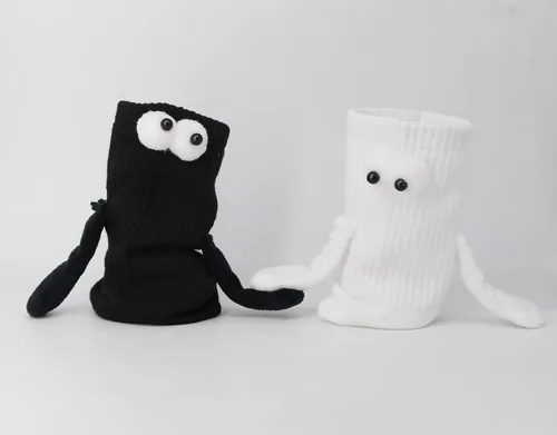 Vista 3 de Keauexp Hand In Hands Holding Socks Magnetic That Hold Funny Men Couple For Women, White Black Novelty Boys Girls, 3d Doll Big Eye Friendship