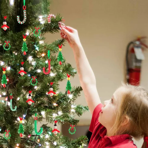 Vista 2 de Manualidades de Navidad para niños, adultos y familias, kit de adornos con cuentas para hacer corona, bastón de caramelo, árbol de Navidad, muñeco