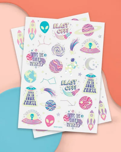 Vista 2 de xo, Fetti Space + Planets - Tatuajes temporales que brillan en la oscuridad para niños, 50 piezas, suministros de fiesta de cumpleaños