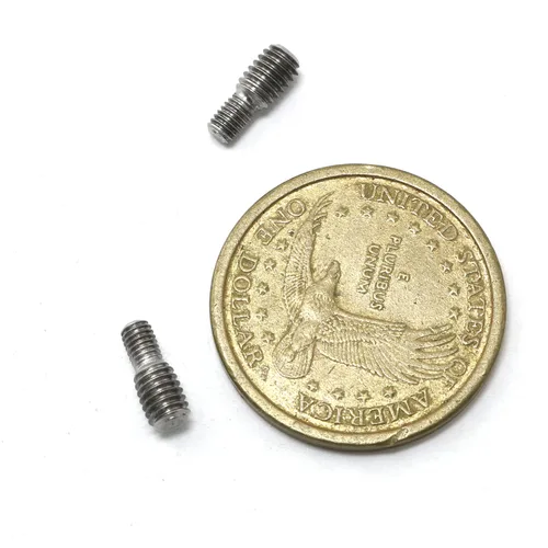 Vista 2 de Tornillo de conversión de acero inoxidable 304 M3 a M4 Tornillo macho adaptador de metal