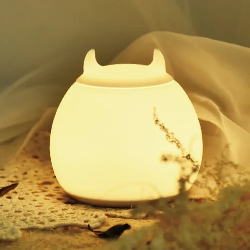 Vista 6 de Luz nocturna LED de silicona portátil de dibujos animados para niños, recargable por USB, luz blanca cálida/cálida, luz cambiable, bonita lámpara