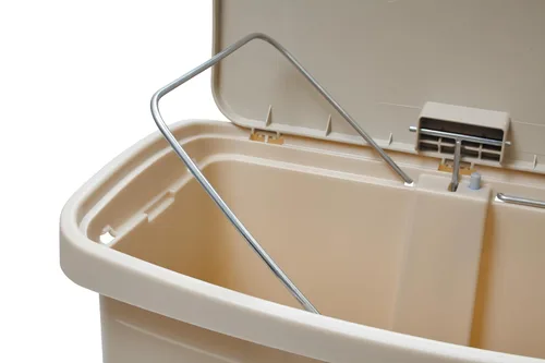 Vista 5 de Rubbermaid Commercial Products - Bote de basura STREAMLINE con pedal frontal/paso de plástico/basura/contenedor de 4 galones, color beige