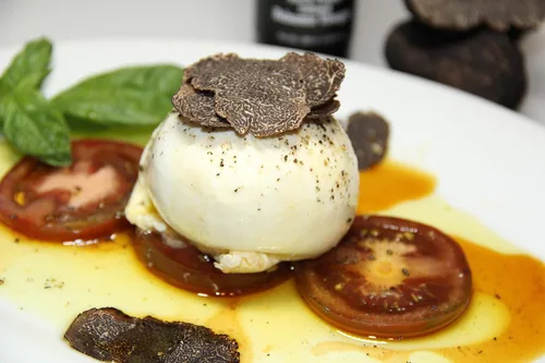 Vista 6 de Aceite de trufa negra, súper concentrado, totalmente natural, aderezo para ensaladas de condimentos de comida gourmet, aceite de trufa, 3.38 onzas
