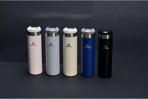 Vista 5 de Botella Stanley AeroLight Transit 20 oz Tapa con bloqueo para beber Botella de agua o taza de café para viajes resistente a las fugas Acero