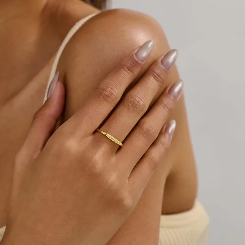 Vista 2 de YeGieonr - Anillo hecho a mano con flores, declaración minimalista y grabado botánico, joyería personalizable y delicada para mujeres y niñas