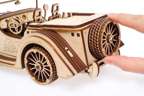 Vista 5 de UGEARS Vehículo Roadster VM-01 – Coche de madera 3D DYI – Proyectos divertidos para adultos – Idea de modelo de trabajo mecánico 3D