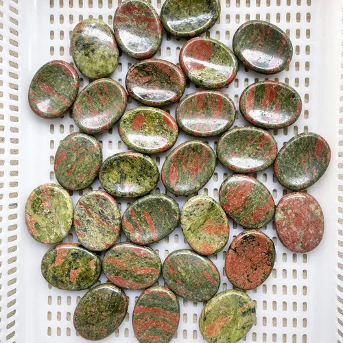 Vista 5 de Fekuar Piedra Natural de Cristal Unakita para el Pulgar, Piedra de Bolsillo Tallada a Mano para Alivio del Estrés y Meditación, en Forma Ovalada