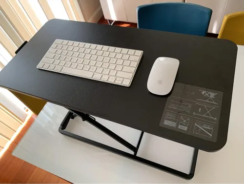 Vista 6 de Mount Plus KBT10 - Soporte ultradelgado para laptop, teclado y mouse de 24 pulgadas, elevador ajustable para escritorios de pie Eleva hasta 15.6