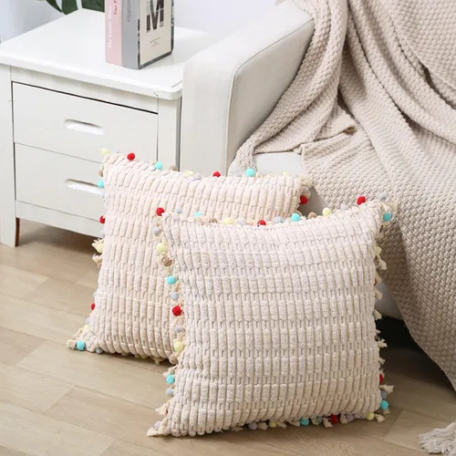 Vista 2 de Dongchen Juego de 2 fundas de almohada decorativas con pompones, de terciopelo suave, estilo bohemio, para sofá, cama, sofá, cama, sala de estar