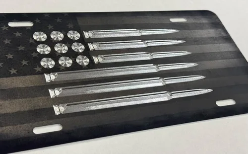 Vista 2 de Combo Laser & Diamond Etched - Placa de matrícula delantera con diseño de bandera de EE. UU