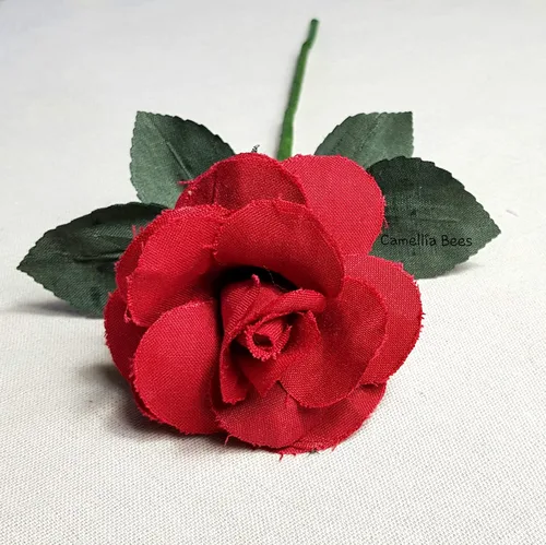 Vista 8 de Camellia Bees Rosa de lino número 4 para esposa y marido, flor de lino hecha a mano para aniversario de boda de 4 años, día de San Valentín, día